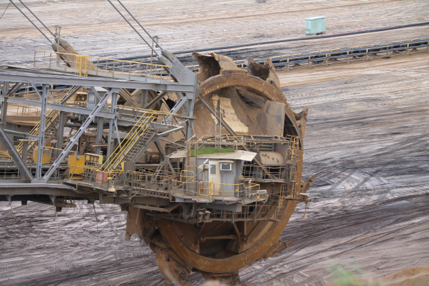 HZA-BI: Mini-Bagger ohne Zolldokumente/Bielefelder Zoll entdeckt Schmuggeltentat auf der A2 bei Hamm