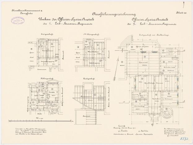 Schwarz-weißer architektonischer Grundriss des ehemaligen Bundeskanzleramts in der Bundesrepublik Deutschland, der detaillierte Layout- und Annotationspläne zeigt.