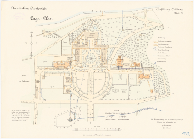 Eine detaillierte Karte von Köln, Deutschland, mit einer Papierüberlagerung, die Text und eine Gebäudeillustration enthält und Straßen, Sehenswürdigkeiten und Stadtinformationen hervorhebt.